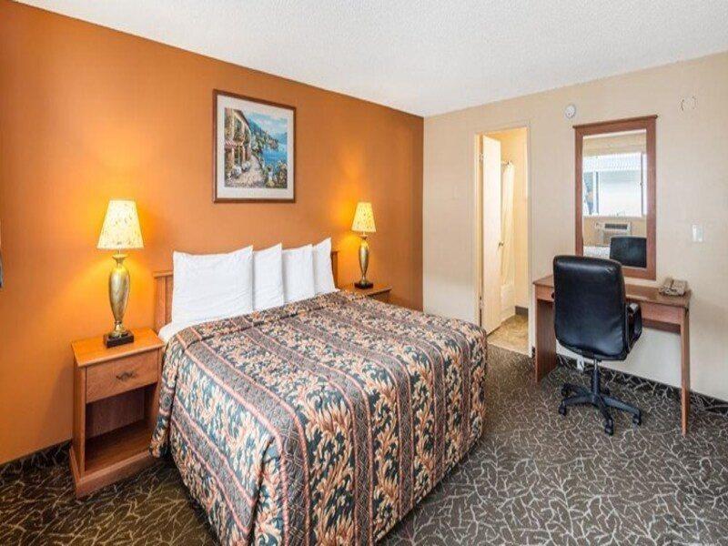 Howard Johnson By Wyndham Spokane Exterior photo